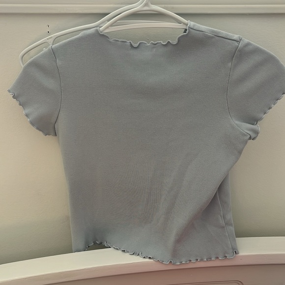 Brandy Melville baby tee - Picture 2 of 2
